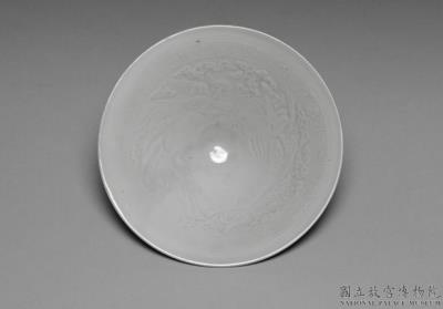 图片[2]-White conical bowl with cloud and phoenix decoration, Ming dynasty (1368-1644)-China Archive